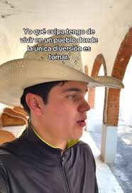 Atento Aviso: La Vida en el Pueblo y la Música de Julián Álvarez