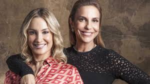 Ivete sangalo e claudia leitte dão selinho em live de carnaval; Doeu Diz Claudia Leitte Sobre Especulacoes De Rixa Com Ivete Sangalo Campos 24 Horas Seu Jornal Online