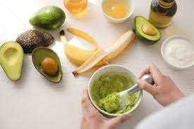 La banane contient beaucoup de nutriments. Masque Visage Maison 8 Recettes Efficaces A Realiser Chez Soi