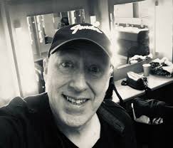 Tues so it must be Chesham. The bouncers are currently throwing people IN