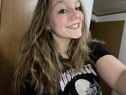 Madison Newsom's Instagram, Twitter & Facebook