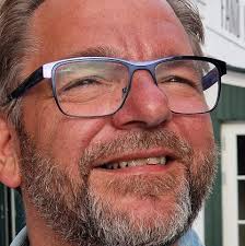 Realdania pavillon!🌿🚜 Kære alle, Så sker der endelig noget i  Læringshaven- byggeriet af vores nye mødested går i gang! 🎉 Realdania har  sendt en opdatering med den overordnede tidsplan for byggeperioden, som