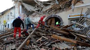 Információk és érdekességek a földrengés című filmről, melynek eredeti földrengés. Erdely Ma Romania 640 600 Lej Erteku Segelyt Kuld A Foldrenges Sujtotta Horvatorszagnak Hat Raklapnyi Segelyszallitmanyt Kuld A Magyar Katasztrofavedelem