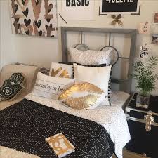 A new silver bedroom set provides a unique opportunity to really try out your style and design ideas. Abwsgb50 Awesome Black White Silver Gold Bedroom Today 2020 11 04
