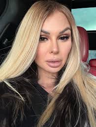 Marie-eve Meve Lapierre added a...