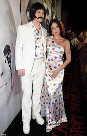 Roanoke has finally been revealed. Evan Peters Brings His New Girlfriend Halsey To American Horror Story Halloween Party Daily Mail Online