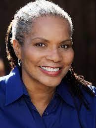 Deborah Peoples's Instagram, Twitter & Facebook