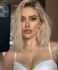 Stephanie Tello (s_tello)