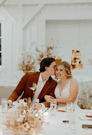 Lauren And Josiah S Perfect Fall Oklahoma Wedding Oklahoma Wedding Wedding Photography Destination Wedding