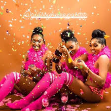 Baddie Birthday Photoshoot With Friends Pin On Birthday Photoshoot