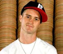 Colin Mckay's Instagram, Twitter & Facebook