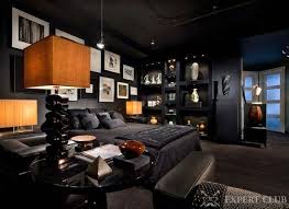 غرفة نوم في الألوان الداكنة