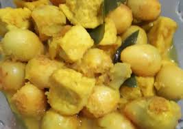 Masak yang enak tapi mudah dan sederhana, ada resep masakan ikan dengan bumbu kunyit alias kuning. Bagaimana Menyiapkan Tahu Telur Puyuh Bumbu Kuning Lezat Resepi Lezat