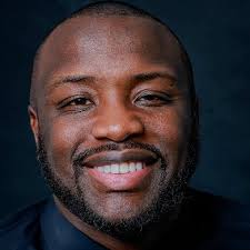 Ellis Carter's Instagram, Twitter & Facebook