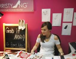Christy ng is an online shoe store specializing in women's fashion footwear, high heel shoes, wedding shoes business days are mondays to fridays, excluding saturdays, sundays and public holidays in malaysia. 7 Reasons Why Online Fashion Retailers Fail Ecinsider