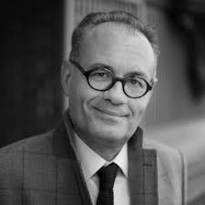 Composition du bureau de vote contrôlant la première élection des  représentants de la profession