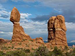 Balanced rock is one of the most popular features of arches national park, situated in grand county, utah, united states. Datei Balanced Rock At Arches National Park Jpg Reisefuhrer Auf Wikivoyage