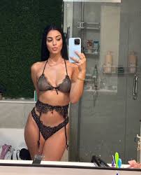 Camilla Araujo on X: Should I drop the next drake video?  t.coYPCyep92sy  X