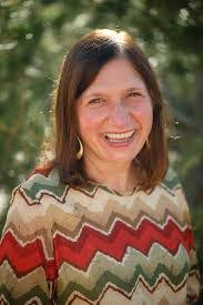 Claudia Hendrix's Instagram, Twitter & Facebook