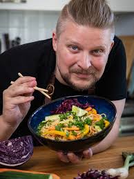 Günstiges Rezept: rasante Erdnussbutter-Knoblauch-Nudeln