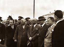 Bu habere göre sultan abdülhamid han para karşılığında siyonistlere yani dünyanın en zengin ve en tehlikeli siyonist yahudi ailesi olan rothschildler'e para karşılığında filistin'den toprak satmış. Https Mustafakemalim Com 1931 1935 Ataturk Fotograflari 2017 10 07t06 55 45z Https Mustafakemalim Com Wp Content Uploads 2017 10 Screenshot 2017 10 7 Ataturk Albumu 1 Pdf10 Png Yalova 30 Temmuz 1932 Yalova 30 Temmuz 1932 Https