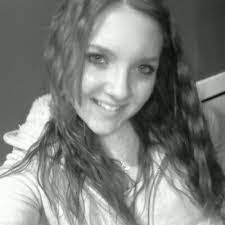 Amber Crothers's Instagram, Twitter & Facebook