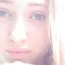 Caroline Foster (carolinelovslax)