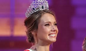 Amandine Petit Miss France 2021 Agacee Par Les Questions Sur Son Couple Ca Me Venere De Ouf