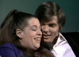 Mama Cass singing with ? I had forgotten all about him. Only came across  this video by accident.