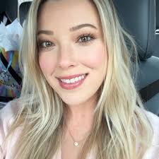 Rhiannon Russell's Instagram, Twitter & Facebook