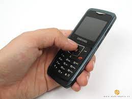 Samsung U100 review: Razor sharp ...