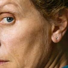 Tři billboardy kousek za Ebbingem