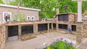 Live your best life outdoors with a new outdoor kitchen from our range. 3 Li Homes For Sale For Under 600 000 With Outdoor Kitchens Newsday