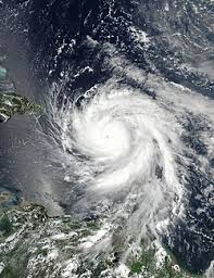Les météorologues affirment que sa puissance est inédite et que de tels relevés n'ont jamais été enregistrés dans la région. Ouragan Maria Wikipedia
