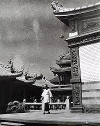 新哆啦老師的又一天 歲月鳴鵰 2 landmarks louvre building