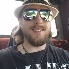 Allen Sauer's Instagram, Twitter & Facebook