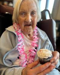 River Run Residents said Aloha to another year around the sun! 🌞🎂🌺 Shout  out to Veronica from Suncrest Hospice for the great birthday party  celebration!
