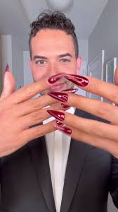 Looking sharp 💅🏽 #hocuspocus #witchperfect #spookyseason #halloween  #pumpkinspice #alexismichelle #suit #suits #marysanderson #nails  #stilettonails #nailart #claws #cateyenails