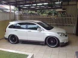 Namun yang menjadi patokan ialah bagaimana si modifikator mampu mengubah kendaraan tertentu menjadi satu kendaraan yang semakin keren namun tetap fungsional. Modifikasi Honda Crv Putih Modif Mobil Honda Crv Honda Vtec Honda Civic Coupe