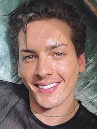 Damon Becker's Instagram, Twitter & Facebook