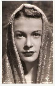 Carter yang bekerja sebagai agen tidak diperlakukan sebagaimana mestinya karena dia seorang wanita. World War Ii In Pictures Ilse Werner Whistling Superstar