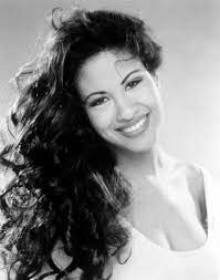 The 10 Hottest Halloween Costume Ideas For Curly Hair In 2021 Selena Quintanilla Curly Hair Styles Selena Quintanilla Perez