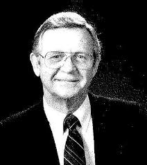 Former police chief dies