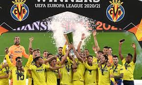 La afición del villarreal se sitúa en el fondo sur y la del united, en el fondo norte. Qiiwnoh2xyditm
