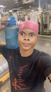 No Matter Where I’m At Ima Make Someone Smile 😀❤️💪🏽 ⚡️⚡️⚡️⚡️Work work  work work work!! What’s Life Without Laughter 🤭 #reeddarealreels 🥴