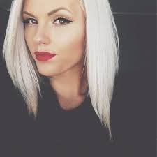 Johnson & johnson baby shampoo, that she admits she uses just like her daughter summer. Platinum Blonde Hair White Blond Hair Inspiration Red Lips Black Cat Eyes Beauty Makeup