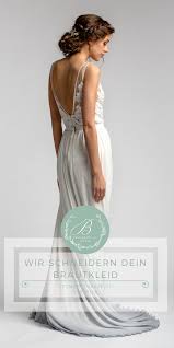 Ein maßgeschneidertes brautkleid kann preislich durchaus mit einem hochwertigen kleid von der stange mithalten. Massgeschneiderte Brautkleider In Wien Brautmode Nach Mass Vereinbare Einen Kostenlosen Probetermin Bei Uns Und Probiere Sov Brautmode Ruckenfreies Kleid Braut