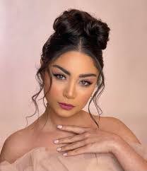 Jessica Tabb's Instagram, Twitter & Facebook