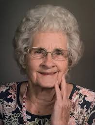 Hattie Parker's Instagram, Twitter & Facebook