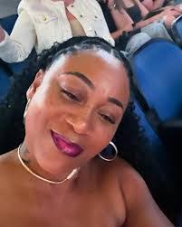 Loretta James's Instagram, Twitter & Facebook